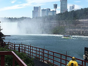 Maid of the Mist tour boat