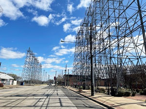 replicas of oil derricks in Kilgore